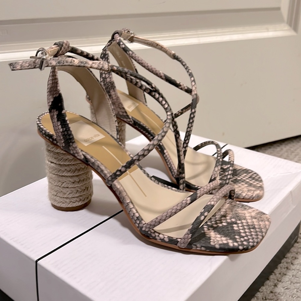 DOLCE VITA like-new strappy blush snakeskin heels